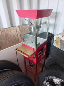 lot 10 image: Popcorn Machine
