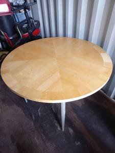 lot 18 image: Conference Table