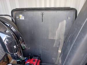 lot 30 image: Tonneau Cover