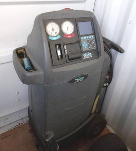 lot 35 image: AC Service Machine