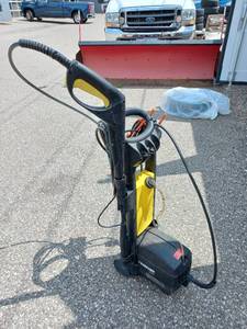 lot 39 image: Power Washer