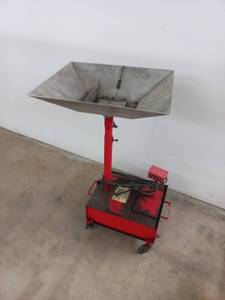 lot 205 image: Fluid Drain Pan