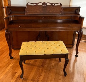 lot 10 image: BALDWIN Acrosonic Upright Piano
