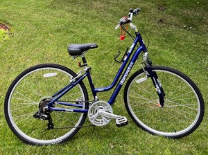 lot 30 image: Diamondback Vital2 Devine SM15 Bicycle
