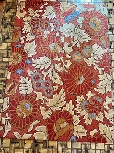 lot 23 image: Floral Area Rug