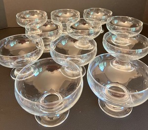lot 73 image: Set of 11 Stemmed Glass Dessert Bowls