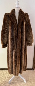 lot 33 image: Ribnick Sheared Beaver Full Length Coat