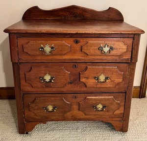 lot 43 image: Vintage Wood Dresser with Dovetail Drawers