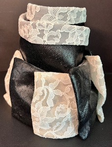 lot 57 image: High Class  Vintage Louises Showcase New York City Hat