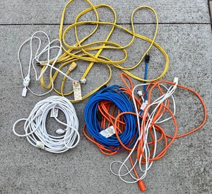 lot 140 image: Assorted Electrical Cords