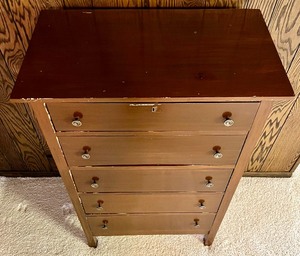 lot 100 image: 5 Drawer Dresser  Chest of Drawers