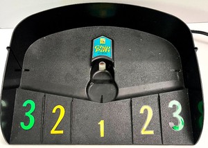 lot 85 image: Chip & Putt Automatic Ball Return - Putter - Golf Balls and more