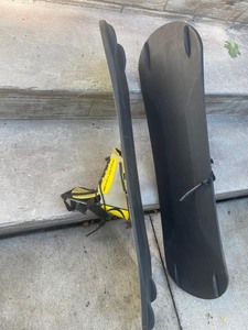 lot 152 image: Body Glove Wake Skis