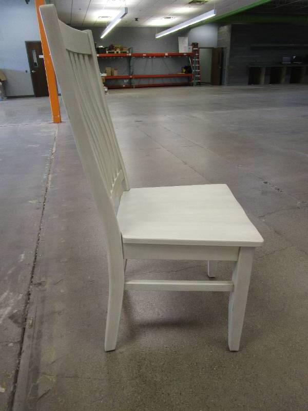 lot 41 image: Coast To Coast Accents Orchard Park White Rub Dining Chair (SLIGHT SCRATCHES)