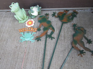 Frogs Cement, Plastic, Dancing