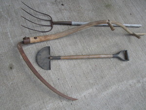 Primitive Scythe & Fork, Sidewalk Edger
