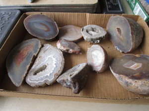 Geodes, Nodules, Slabs