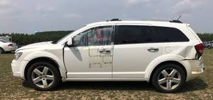 lot 3 image: 2009 Dodge Journey RT