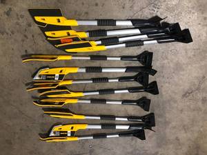 Lot of  Assorted True Temper 36 in. Scratch-Free Snow Brush Customer Returns See Pictures