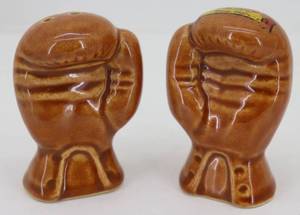 lot 3 image: Rosemeade Pair of Boxing Gloves Salt & Pepper Shakers