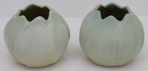 lot 17 image: Rosemeade Set of Vases