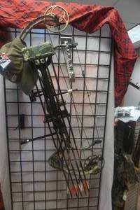 lot 6 image: Bear Archery Attack Compound Bow Left Hand