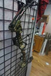lot 12 image: Barnett Vortex Compound Bow RH