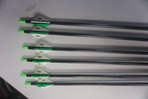lot 24 image: 6 - Easton Carbon Storm Arrows