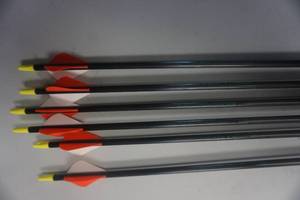 lot 26 image: 6 - Easton Carbon Storm Arrows