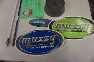 lot 86 image: AMS Muzzy Bow Fishing Package