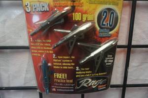 lot 89 image: Rage 3 Pack Broad Heads With Slip Cam Rear Blade Deployment With Practice Head