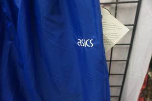 lot 147 image: 3 - Pair Aasics Brand Nylon SportTraining Pants