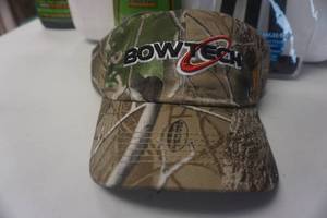 lot 149 image: Vista Brand Ultra Light Archers Arm Guard, Primos Silver Scent Eliminator With Bowtech Baseball Cap