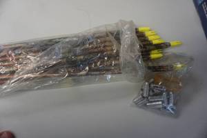lot 31 image: 12 - Easton Real Tree XX75 Aluminum Arrows With Nocks, Inserts and Glue