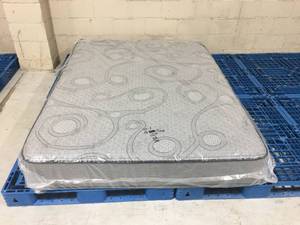 lot 1 image: Brand New 10.5 Plush Queen Mattress