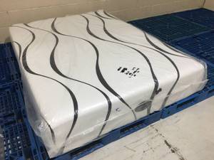 lot 5 image: Brand New Sound Sleep Elegance Series 13.5 Hybrid Queen Mattress with 4 Soft Memory Foam Top