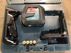 Bosch 100 ft. Green Laser Level Self Leveling with VisiMax Technology, Adjustable L-Bracket Mount and Hard Carrying Case Customer Returns See Pictures
