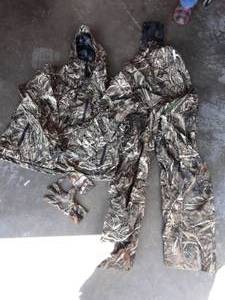 lot 16 image: 1 Set Frogz Froggy Togs Bibbs & Jacket Size XL