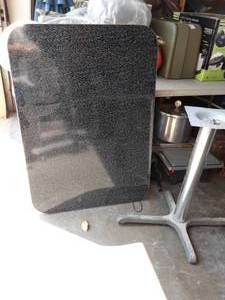 lot 20 image: Retro Wish Bone Pattern Table With Base 30x42