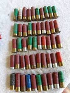 lot 41 image: 50 Assorted 12 Gauge Shotgun Shells Mostly 2 34 (Some 3)