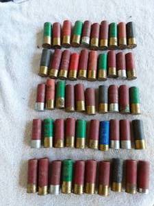 lot 43 image: 50 Assorted 12 Gauge Shotgun Shells Mostly 2 34 (Some 3)