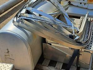 lot 472 image: Fuel Tank with Straps and Steps