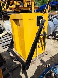 lot 480 image: 350-lbs Bucket Attachment