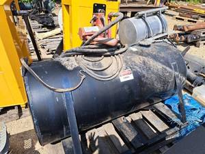 lot 479 image: Fuel Tank with Electric Pump