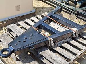 lot 484 image: 60 Trailer Pintle Hitch