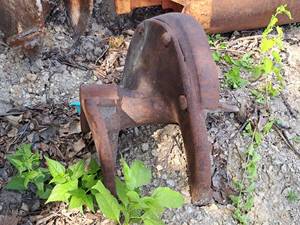 lot 503 image: Auger Part 17x20