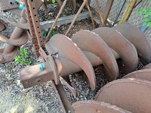 lot 513 image: Auger Part 56x20