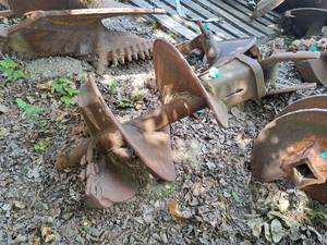 lot 521 image: Auger Part 40x24
