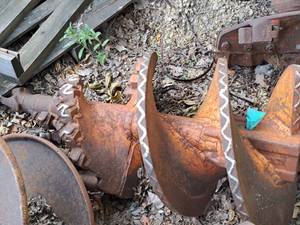 lot 525 image: Auger Part 42x20