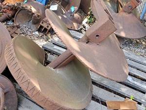 lot 538 image: Auger Part 36x36